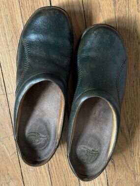 Dansk green leather clogs, Women's Size 41 (10M)